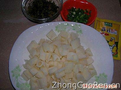 酸菜炒藕丁的详细做法·美食中国图片-meishichina.com