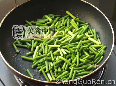 美食中国图片 - 蒜苔木耳炒蛋-全程图解