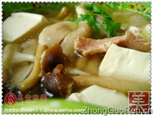 豆腐杂菇大酱汤 