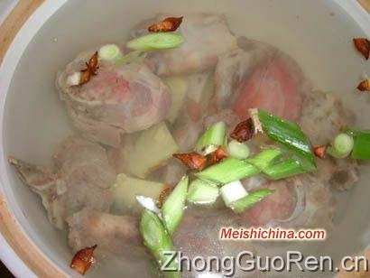 猪骨汤图解做法·美食中国图片-meishichina.com