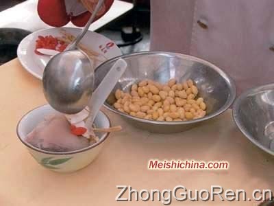 猪手煲黄豆的图解做法·美食中国图片-meishichina.com