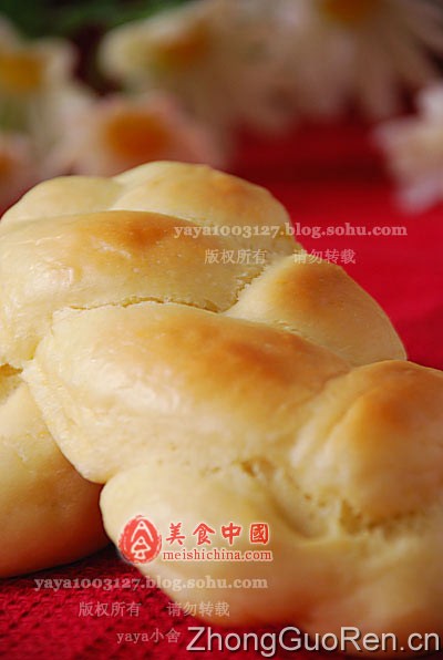美味营养-红薯辫子面包