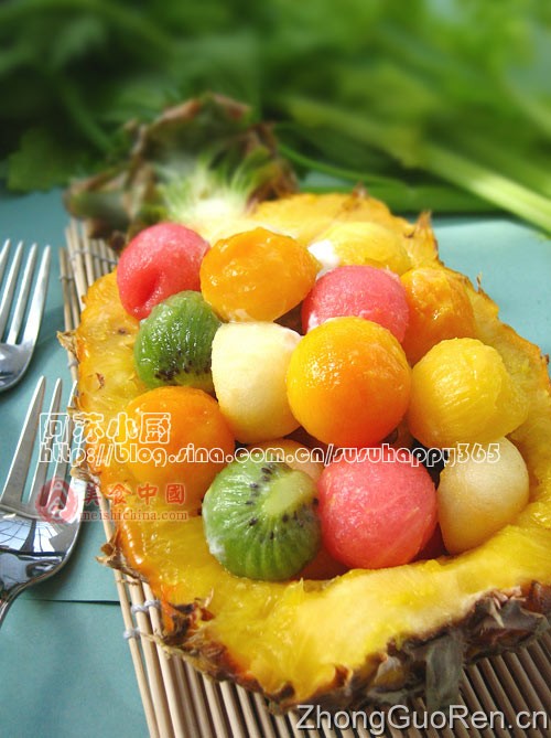 水果沙拉菠萝船 