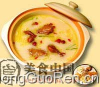 美食中国·美味火锅·水鱼火锅