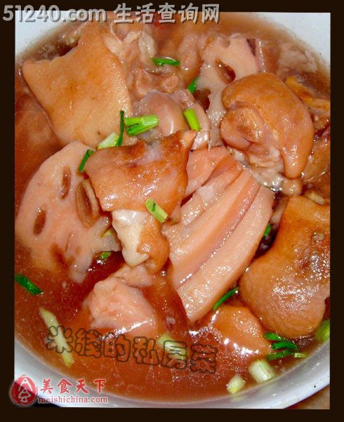 泡菜配莲藕炖猪脚
