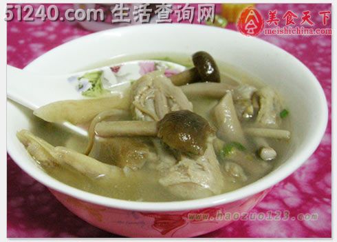 鸭件茶树菇汤