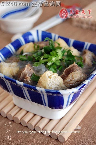油豆腐粉丝牛腩汤