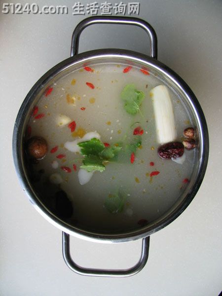清汤火锅“清汤”的熬制方法