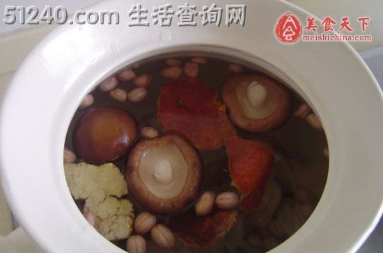 花生香菇猪蹄汤