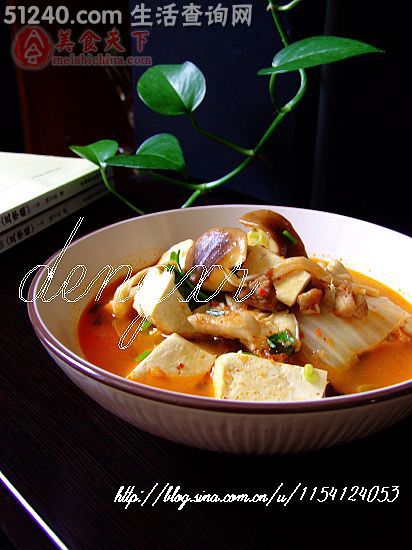 韩国传统料理辣白菜豆腐汤