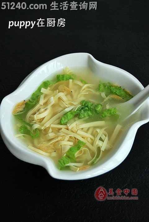 豆腐丝虾皮生菜汤