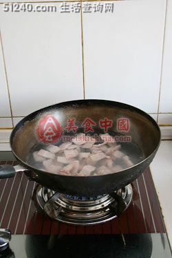 五花肉熏干干锅