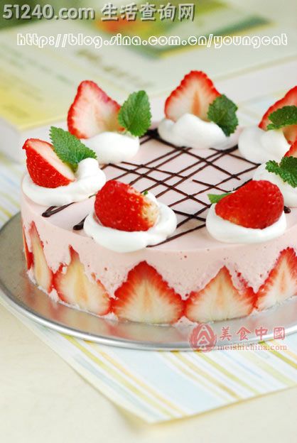 草莓酸奶慕司蛋糕