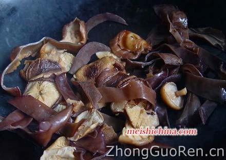 干锅鸡的图解做法·美食中国图片-meishichina.com
