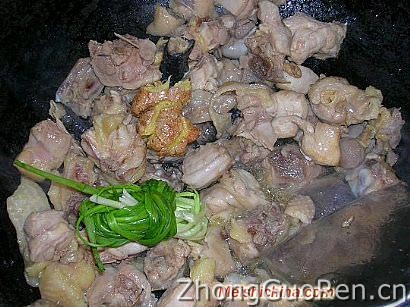 芋儿焖鸡图解做法·美食中国图片-meishichina.com