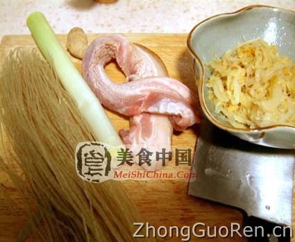 美食中国图片 - 热锅酸菜猪肉炖粉条