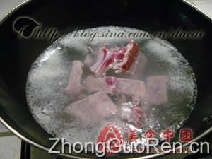 百合银耳肉排汤的做法