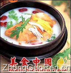 美食中国美食图片·美食厨房·汤煲菜谱·韩国药参鸡汤-meishichina.com