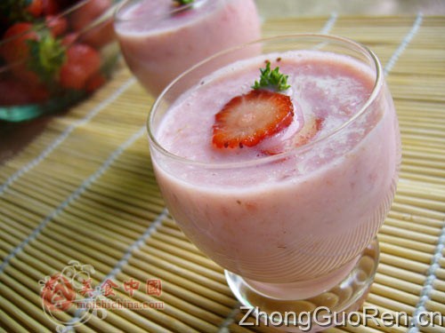 西瓜草莓奶昔的做法