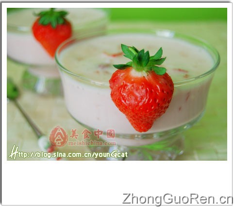 自制大果粒草莓酸奶