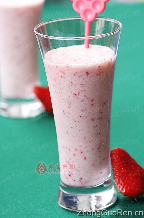 草莓酸奶昔的做法