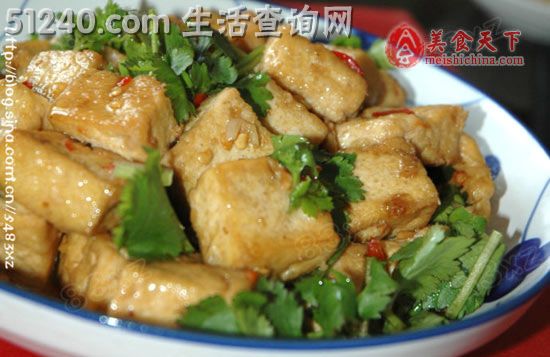 剁椒香菜豆腐