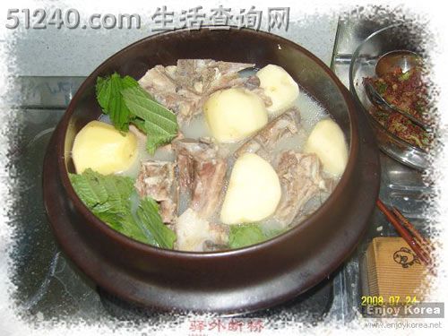 韩国家常料理——土豆汤（뼈다귀 감자탕）