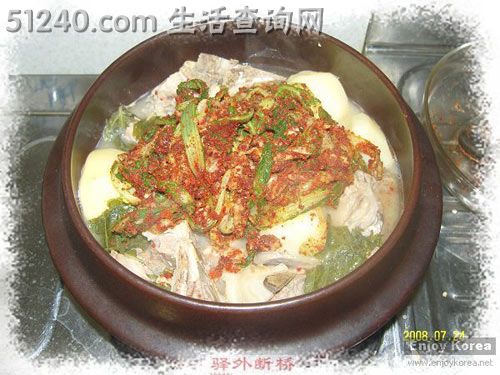 韩国家常料理——土豆汤（뼈다귀 감자탕）