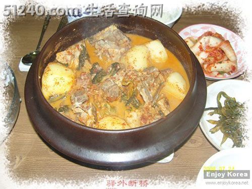 韩国家常料理——土豆汤（뼈다귀 감자탕）