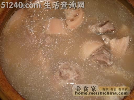 墨鱼莲藕猪骨汤