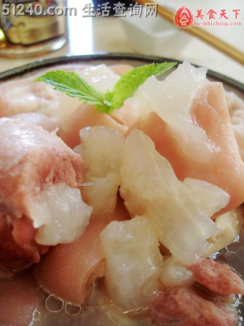 对抗炎夏的一道大肉汤：冬瓜瓤炖猪脚