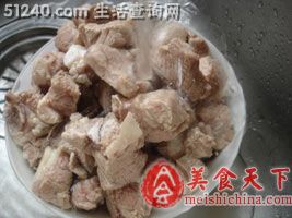 怎样煮一锅与众不同的咸骨粥：附送粥品大全