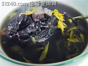 茯苓黑芝麻菊花煲瘦肉汤